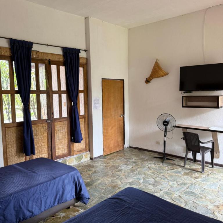 finca hotel palmas frente a panaca - Habitación Triple con balcón - 1