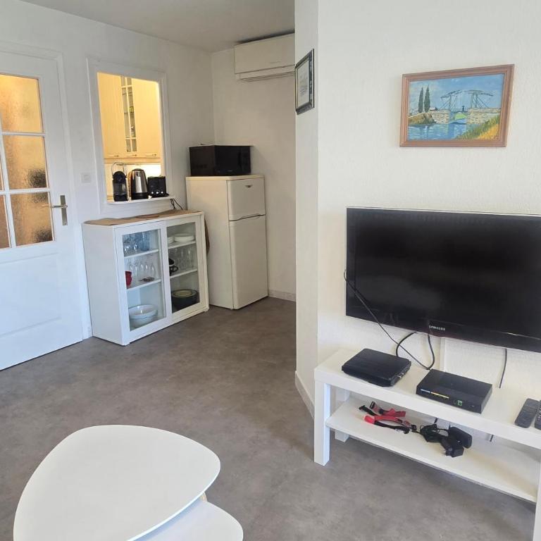 Studio for 4 with pool 350m from beach - Estudio - 5