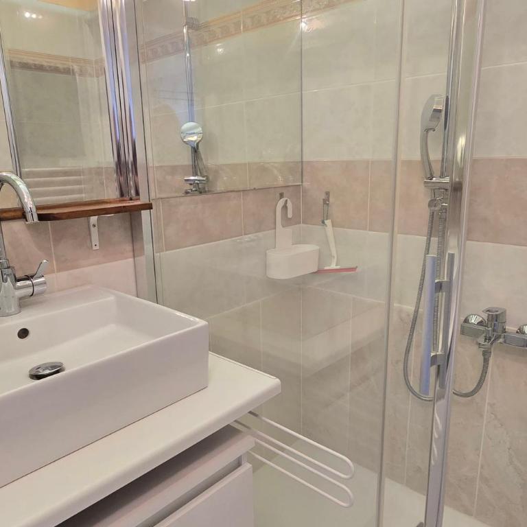 Studio for 4 with pool 350m from beach - Estudio - 9
