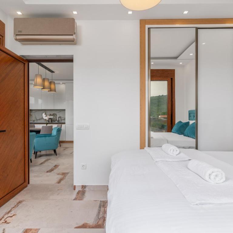 SaraMiaMare - One-Bedroom Apartment - 14