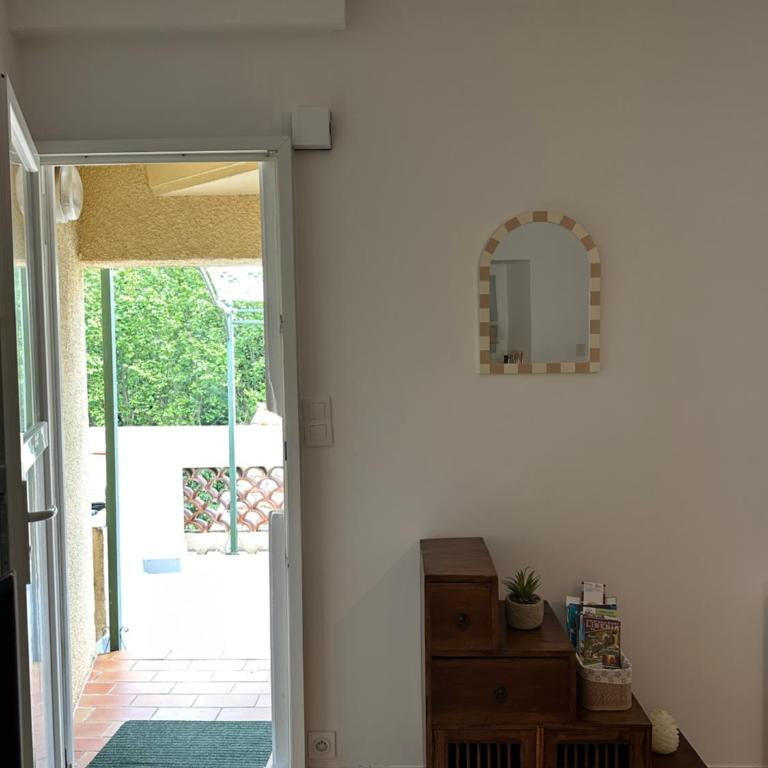Appartement T2 avec terrasse privée, 4 couchages, tout proche de la cure thermale, centre-ville - Apartment mit 1 Schlafzimmer - 10