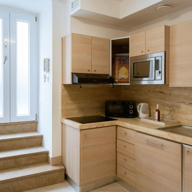 Rooms Cavour - Habitación Familiar - 11