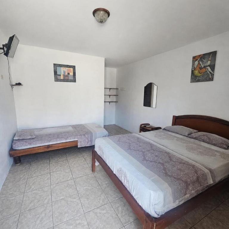 Hostal Canoa Inn Surf - Triple Room - 1