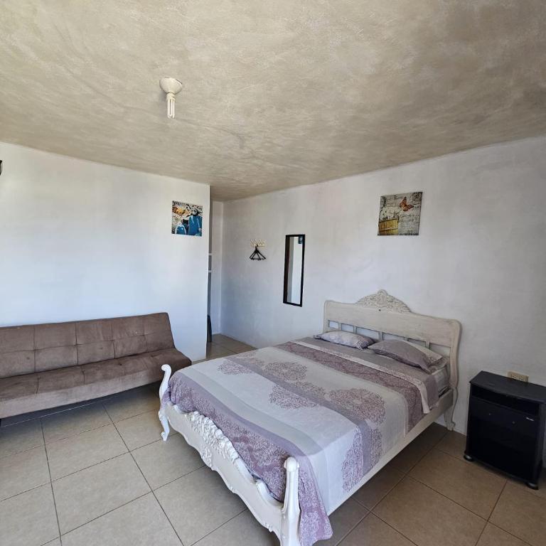 Hostal Canoa Inn Surf - Double Room with Private Bathroom - 2
