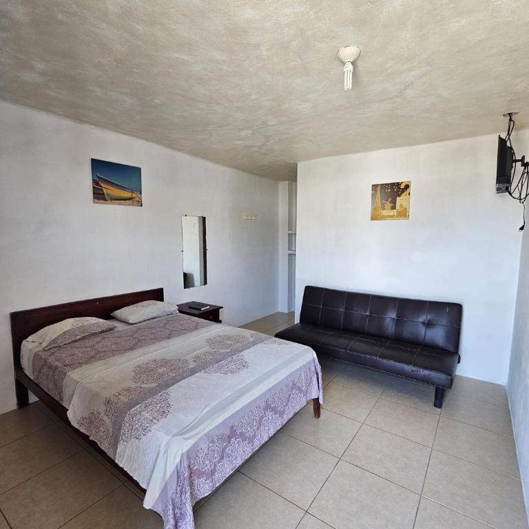 Hostal Canoa Inn Surf - Double Room with Private Bathroom - 3