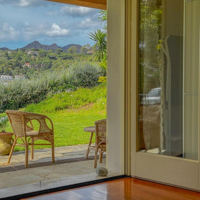 Panoramic view, garden & yoga by Host Hero - Villa con 1 Camera da Letto - 4