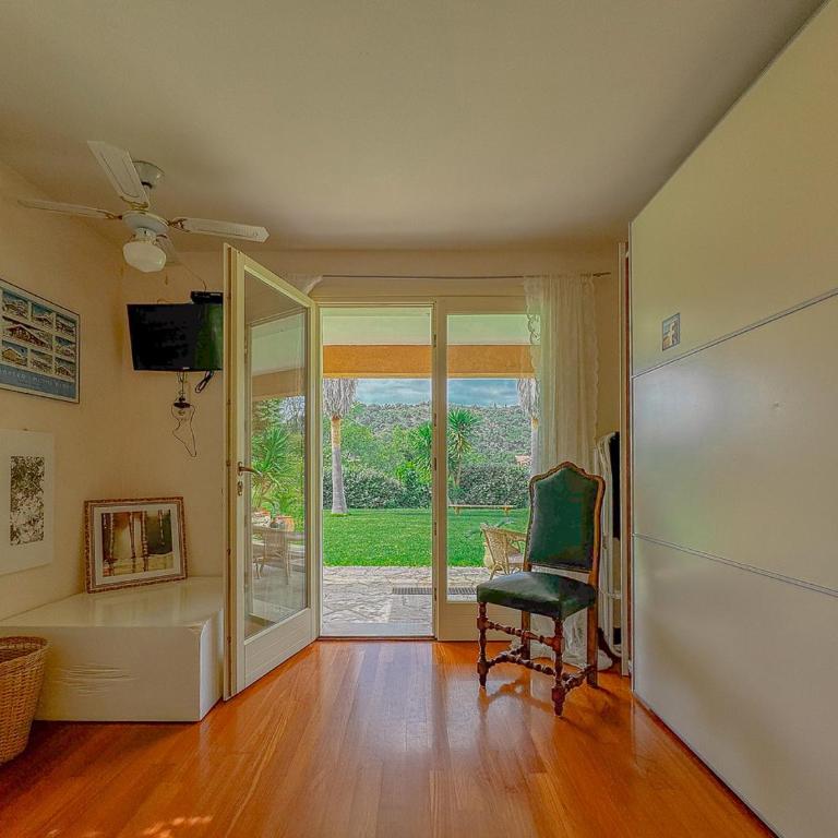 Panoramic view, garden & yoga by Host Hero - Villa con 1 Camera da Letto - 7