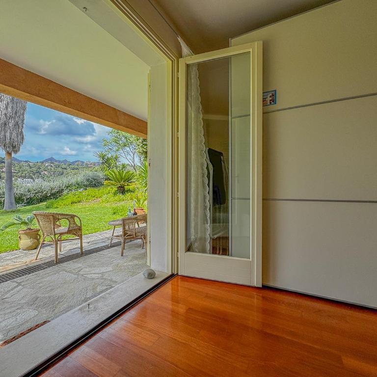 Panoramic view, garden & yoga by Host Hero - Villa con 1 Camera da Letto - 10