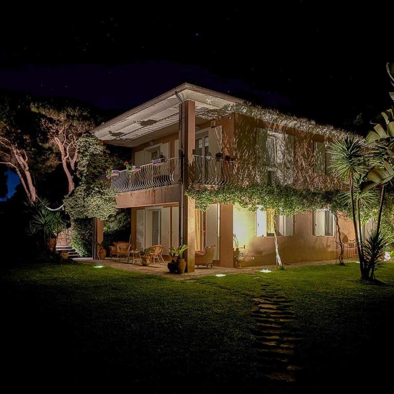Panoramic view, garden & yoga by Host Hero - Villa con 1 Camera da Letto - 30