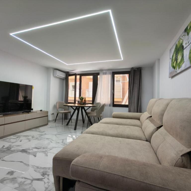 Alicante Modern Urban Apartment - Downtown & Cozy - Two-Bedroom Apartment - 1