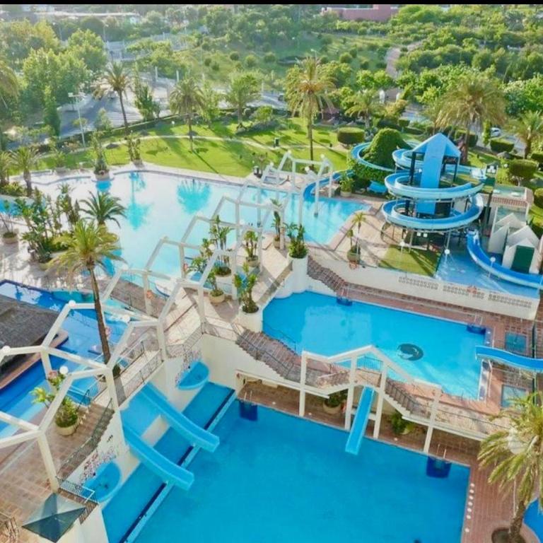 Suite Deluxe Benalbeach - Estudio Deluxe con cama grande - 15