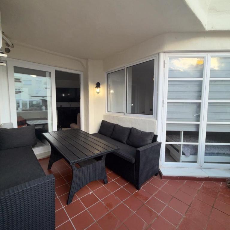 Luxury Apartment in Puerto Marina - Two-Bedroom Apartment - 8