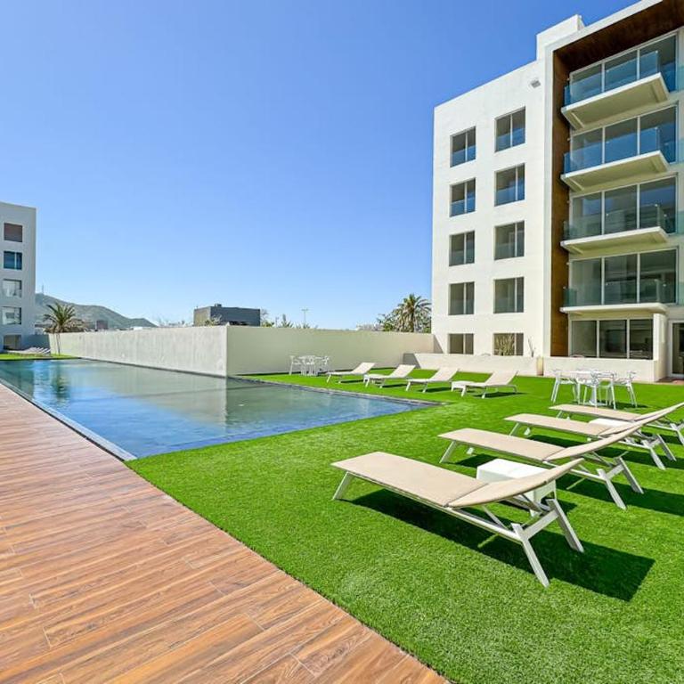 Spacious Condo with Private Washer/Dryer, City Views, and Shared Pool - Maison de Vacances - 5