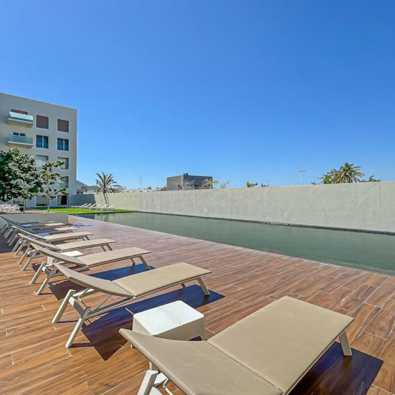 Spacious Condo with Private Washer/Dryer, City Views, and Shared Pool - Maison de Vacances - 30