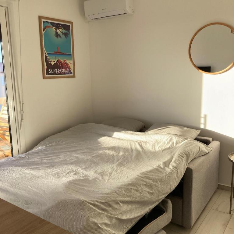 Studio rénové à 200 m de la plage parking - Estudio con balcón - 9