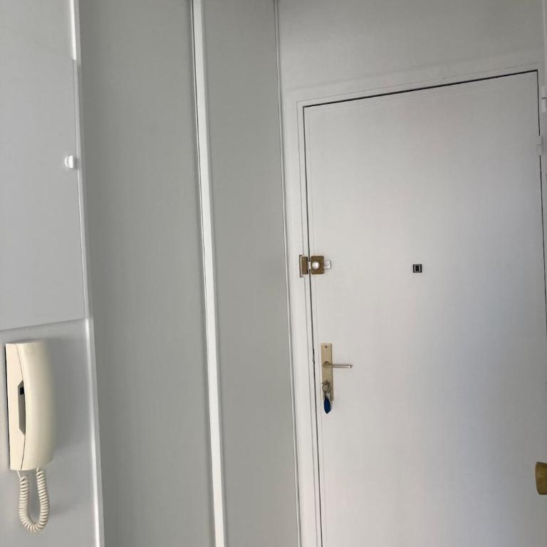 Studio rénové à 200 m de la plage parking - Estudio con balcón - 16