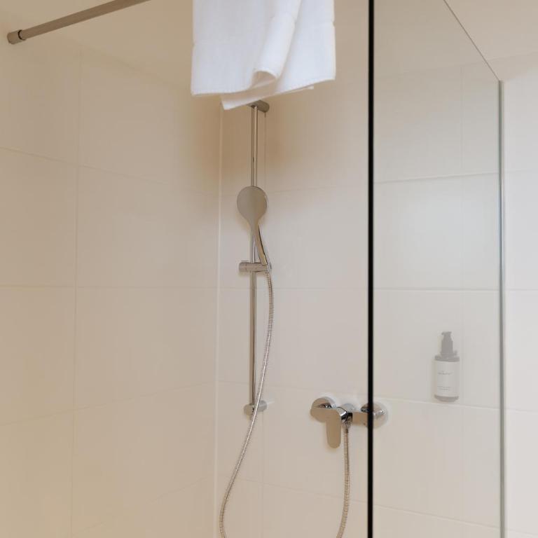 ML Business Hotel - Self-Check-in - Superior Doppelzimmer - 3