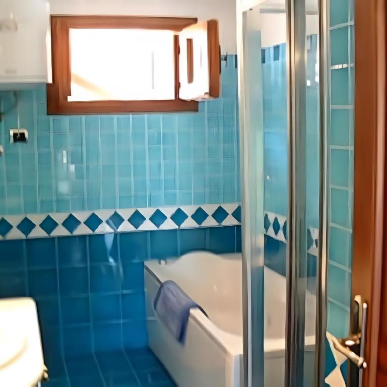 Visit Lu Bagnu - Budget Holiday - Casa con 2 Camere da Letto - 2