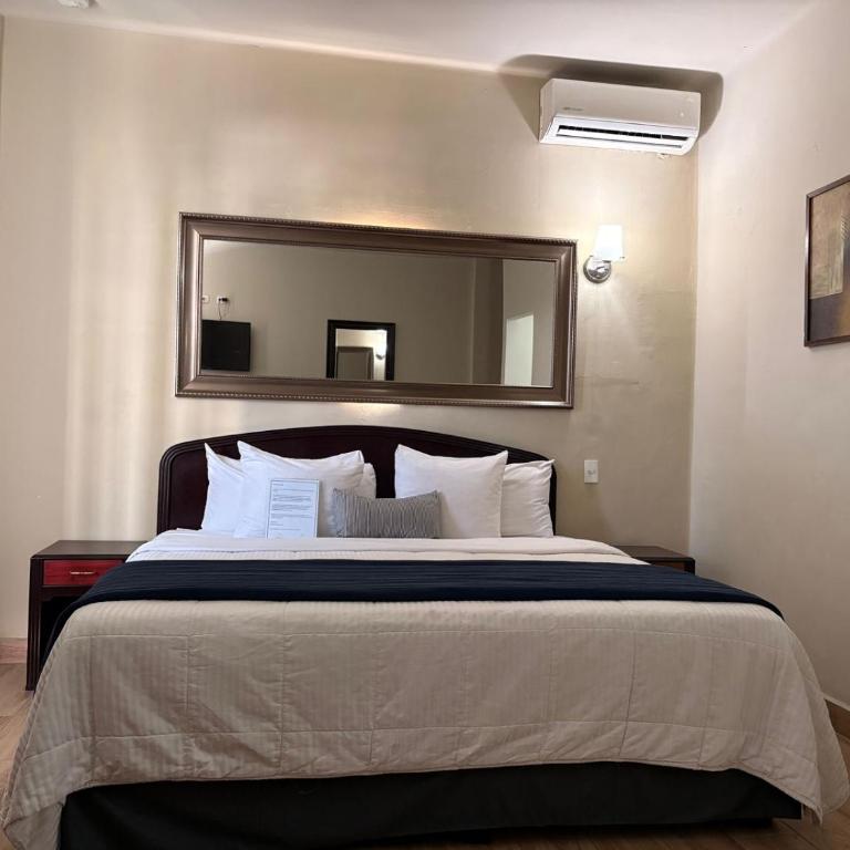 Hotel Plaza del Arco Express - Suite Junior con balcón - 6