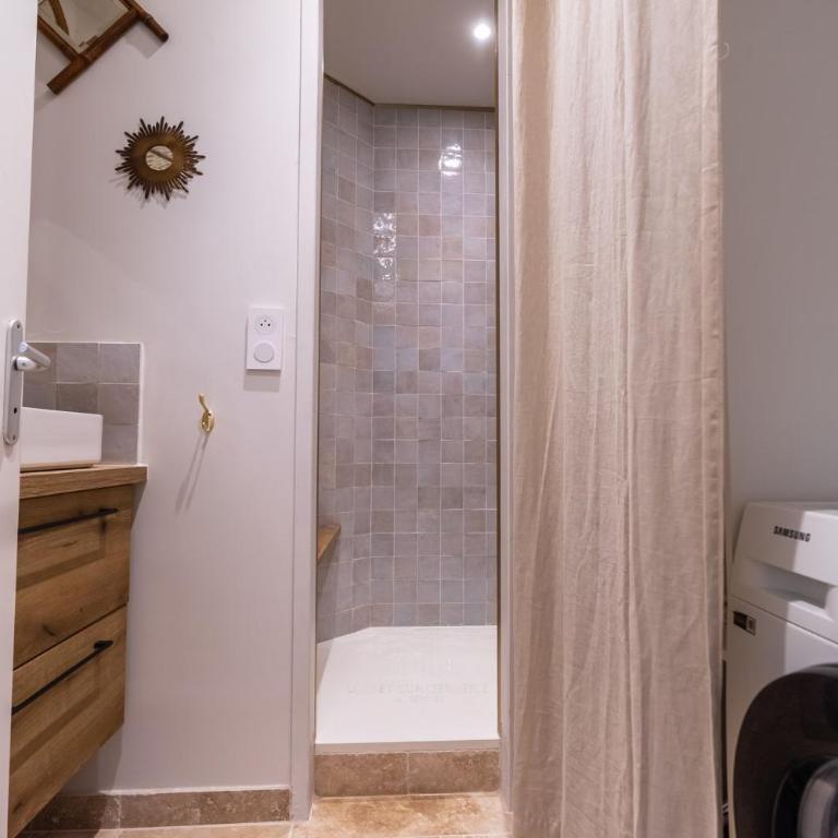 Le Coup de Cœur de ville – Terrasse & Parking privé - Apartment mit 1 Schlafzimmer und Terrasse - 27