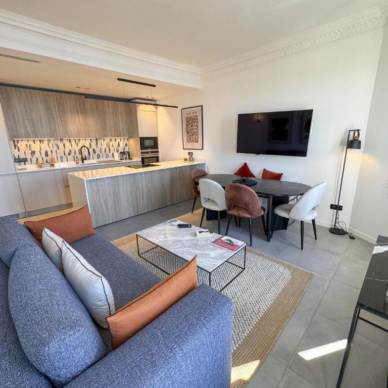 Elegant Sea Front Residence Nice - Appartement - Vue sur Mer - 8