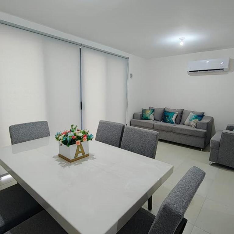 Casa Familiar de 3 habitaciones en Guadalupe BBVA FIFA - Casa de 3 dormitorios - 4
