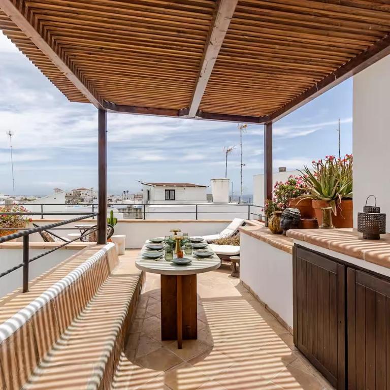 Old Town Comfort with amazing views at Silos 5 - Suite-Apartment - 1