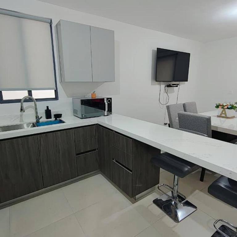 Casa Familiar de 3 habitaciones en Guadalupe BBVA FIFA - Casa de 3 dormitorios - 3