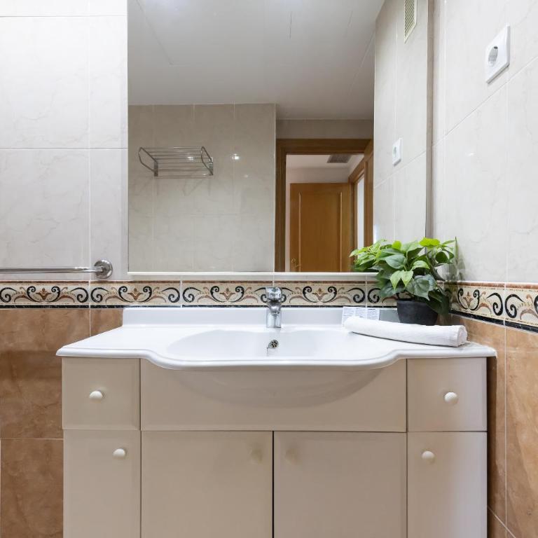Rentalmar Pineda Suites - Apartment mit 2 Schlafzimmern - 40
