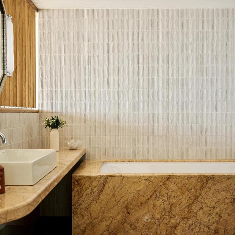 Hotel Palais de la Mediterranee, in the Unbound Collection by Hyatt - Chambre Lit King-Size Deluxe - Vue sur Mer - 4