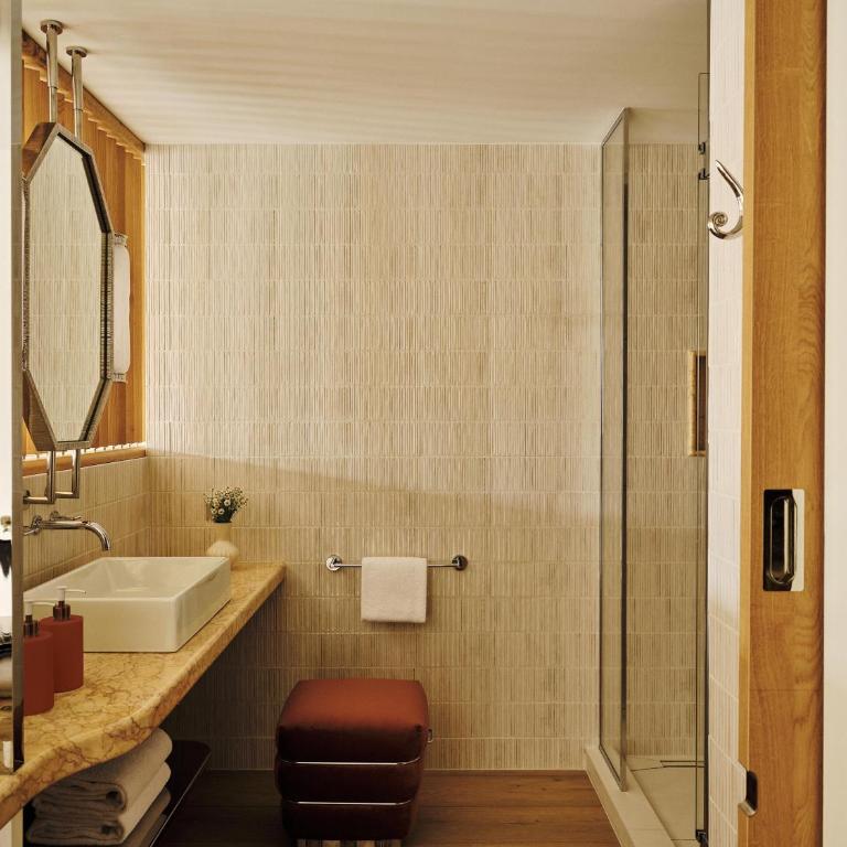 Hotel Palais de la Mediterranee, in the Unbound Collection by Hyatt - Chambre Lit King-Size avec Vue Partielle sur la Mer - 3
