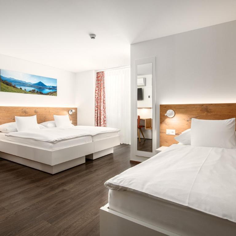 Hotel Bernerhof - Superior Triple Room with Air Conditioning - 9