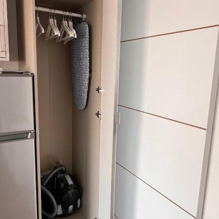 Fully renovated studio, terrace, parking, beach 3 min walk - Appartement 1 Chambre - 8