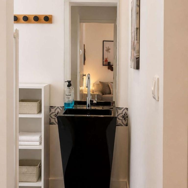 Baptiste – Studio lumineux tout équipé • 2 pers • Centre Grenoble • Tram à pied - Studio-Apartment - 10