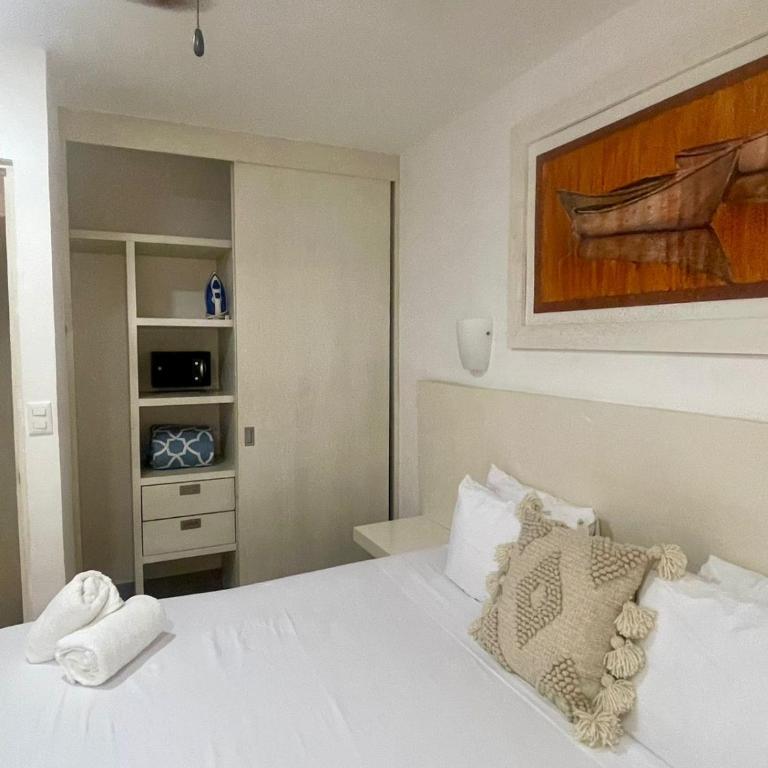 Isla Lorens - One-Bedroom Family Apartment - 5