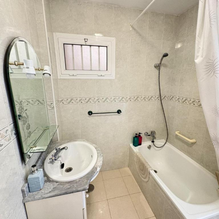 Agata Holiday - One-Bedroom Apartment - 32