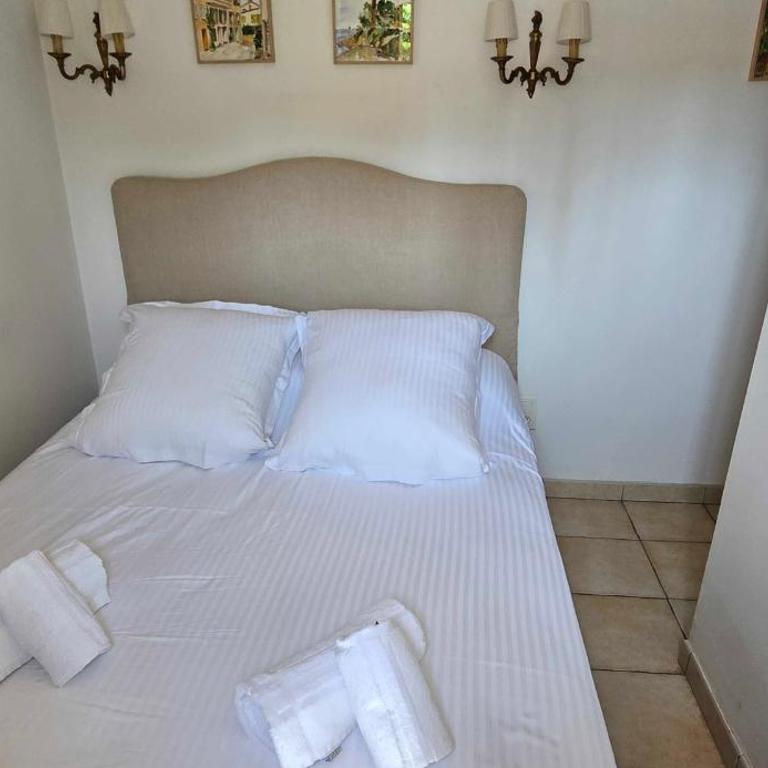 Rez-de-jardin élégant avec jacuzzi Calme - Maison de Vacances - 8
