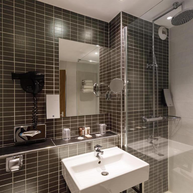 Best Western Clermont Ferrand Centre - Chambre Lit Queen-Size Standard - Non-Fumeurs - 1