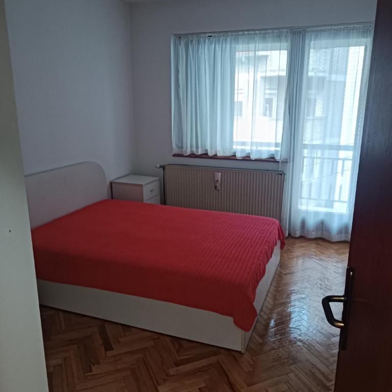 Lake and Forrest - One-Bedroom Apartment - 12