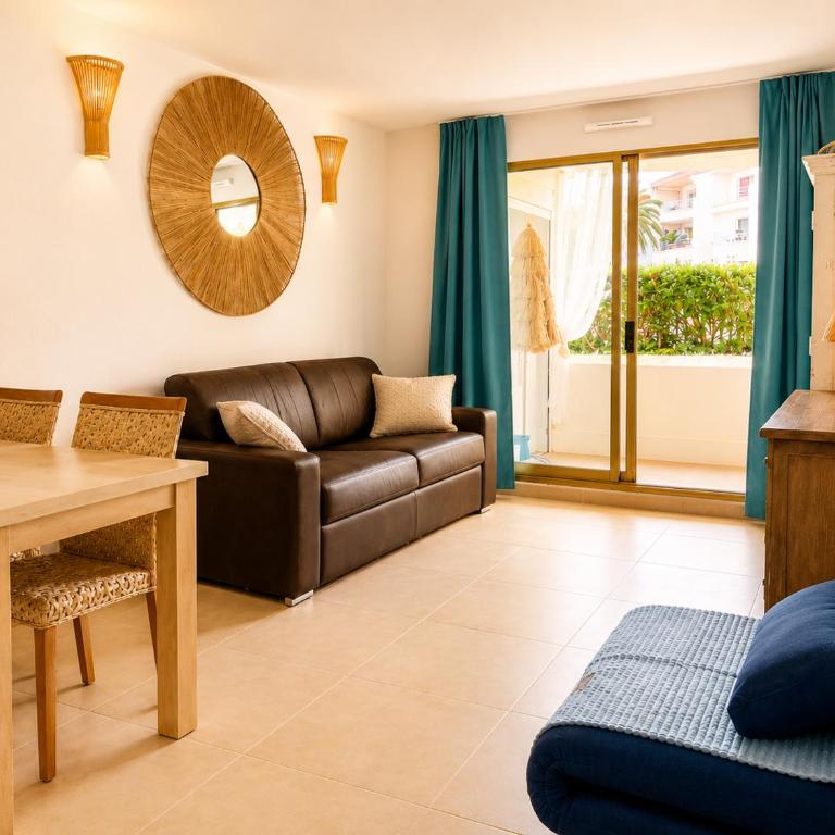 Port Fréjus Prestige Plage Piscine et Spa - Appartement - Vue sur Jardin - 17