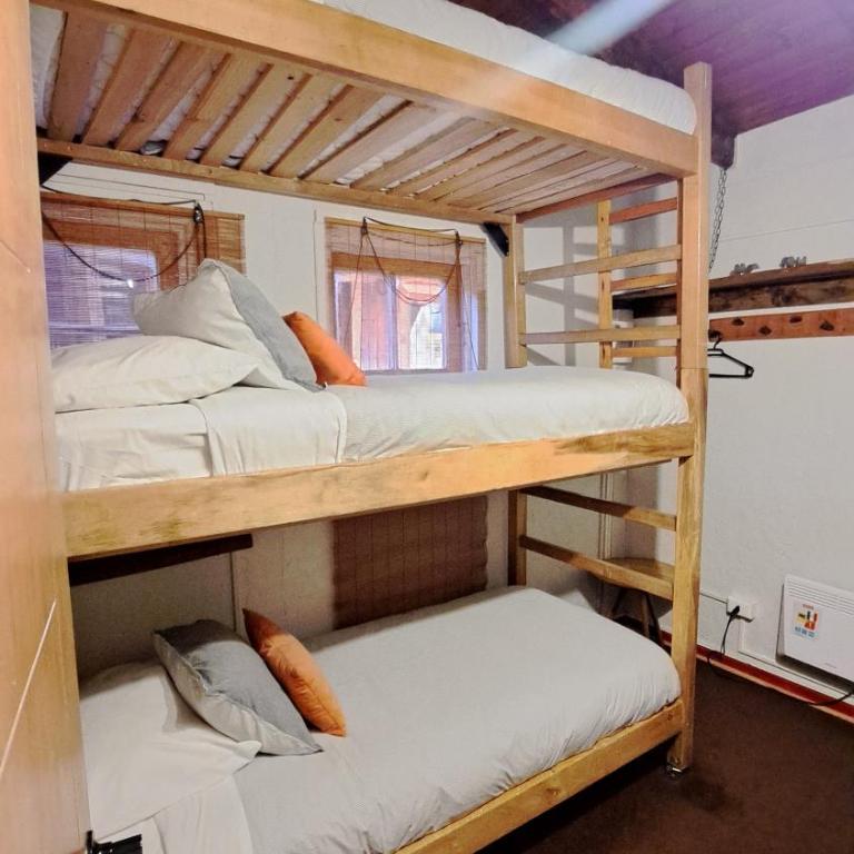 Hostal Boutique CUMBRES - Triple Room with Shared Bathroom - 3