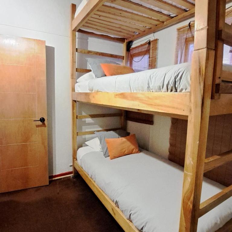 Hostal Boutique CUMBRES - Triple Room with Shared Bathroom - 4