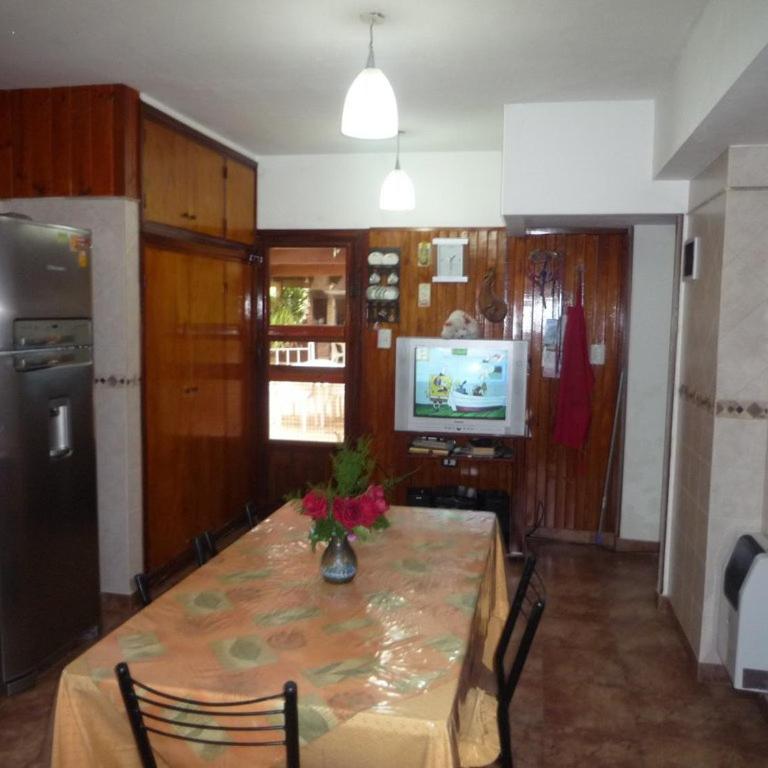 Chalet familiar adosado Rosas Rojas - Four-Bedroom House - 8