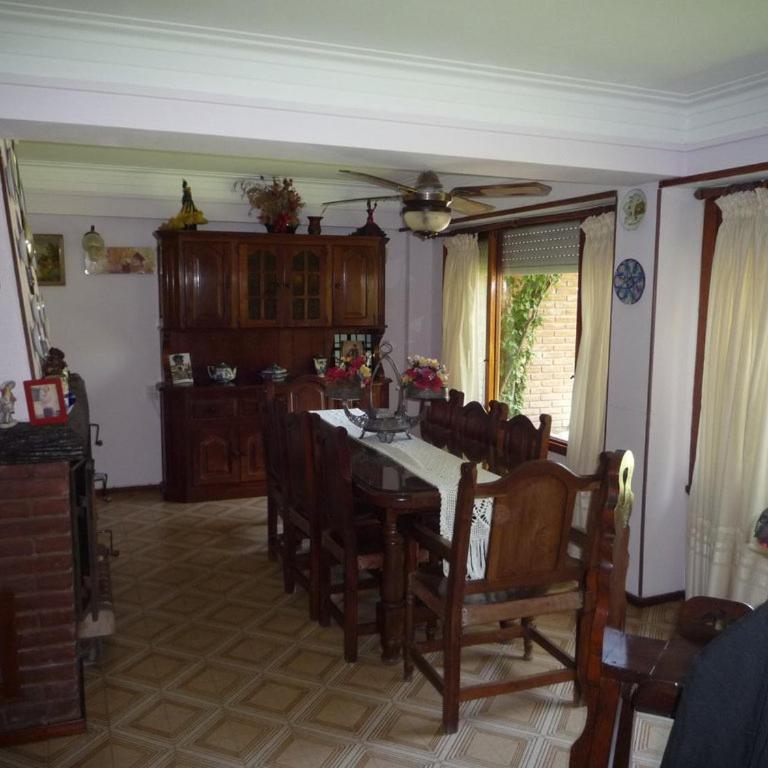 Chalet familiar adosado Rosas Rojas - Four-Bedroom House - 12
