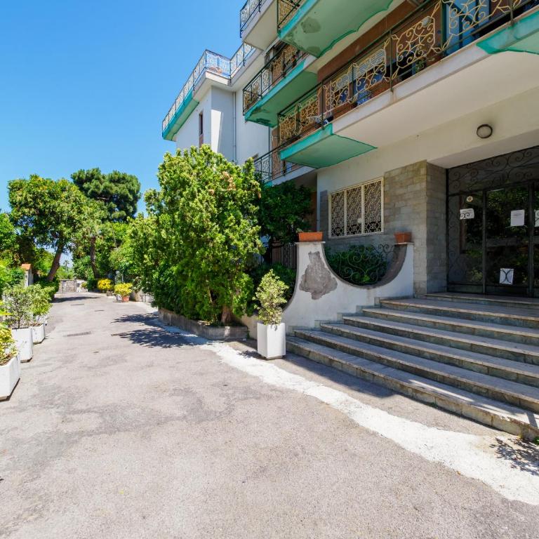 Bright 3 Bedrooms Apartment with Seaview Balcony - Appartamento con Vista Mare - 55