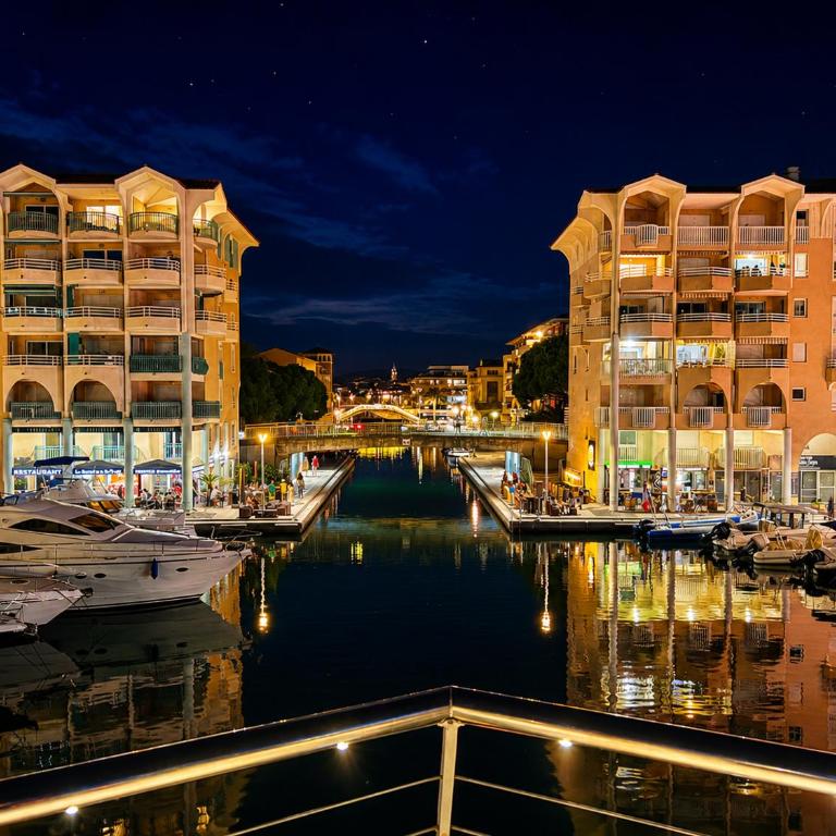 Port Fréjus Prestige Plage Piscine et Spa - Appartement - Vue sur Jardin - 18