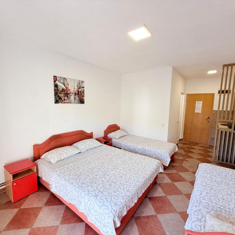 Apartmani PERICIC SUTOMORE NEW HOUSE - Chambre Quadruple Confort - 5