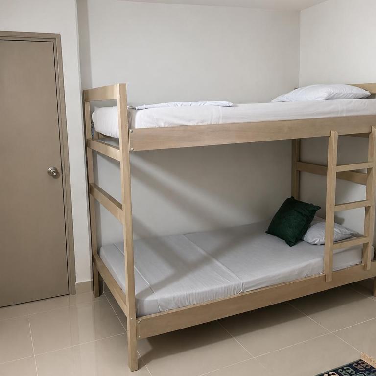 Rodadero, Apartamento Cerca al Mar con Piscina - Two-Bedroom Family Apartment - 8