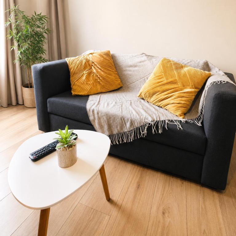 RB-1G - Joli 2 pièces au 1er étage avec terrasse 1 à 2 pers - One-Bedroom Apartment - 3