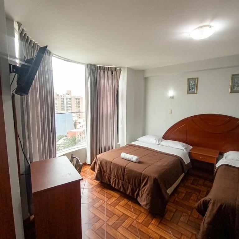 Hotel Plaza Grau - Twin Room - 8